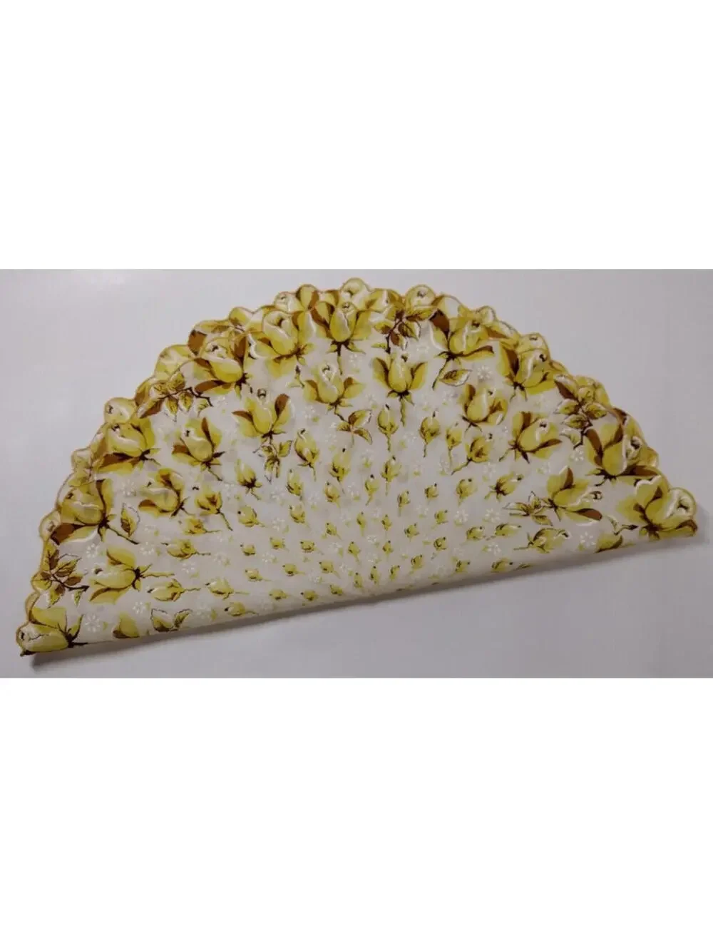 Vintage 1950s Placemat Yellow Roses SCALLOPED OVAL VASE 14